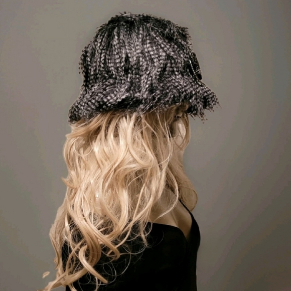 Vintage Black Faux Chinchilla Fur Super Furry Bucket Hat w/ Vtg. Crystal Brooch - Picture 4 of 16